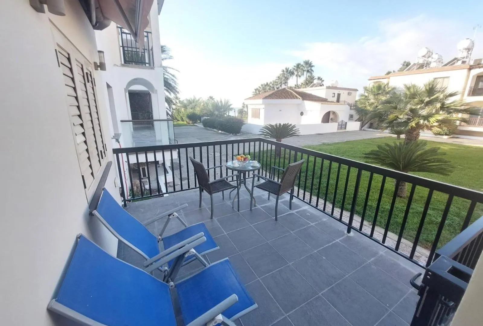 לרנקה Seaside Escape Apartment
