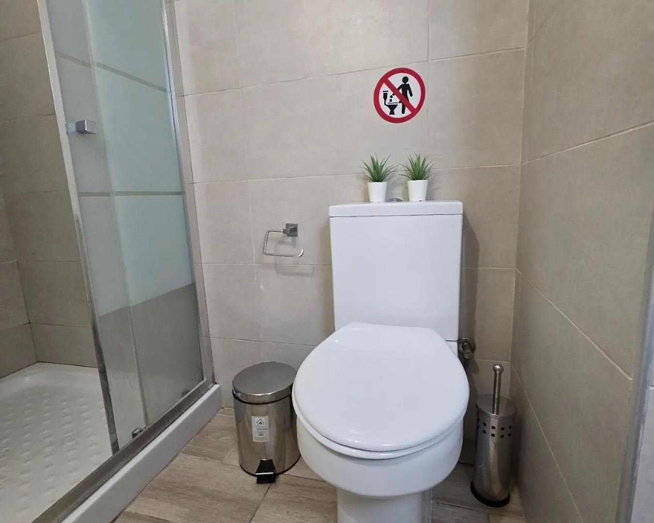 Seaside Escape Apartment 라르나카