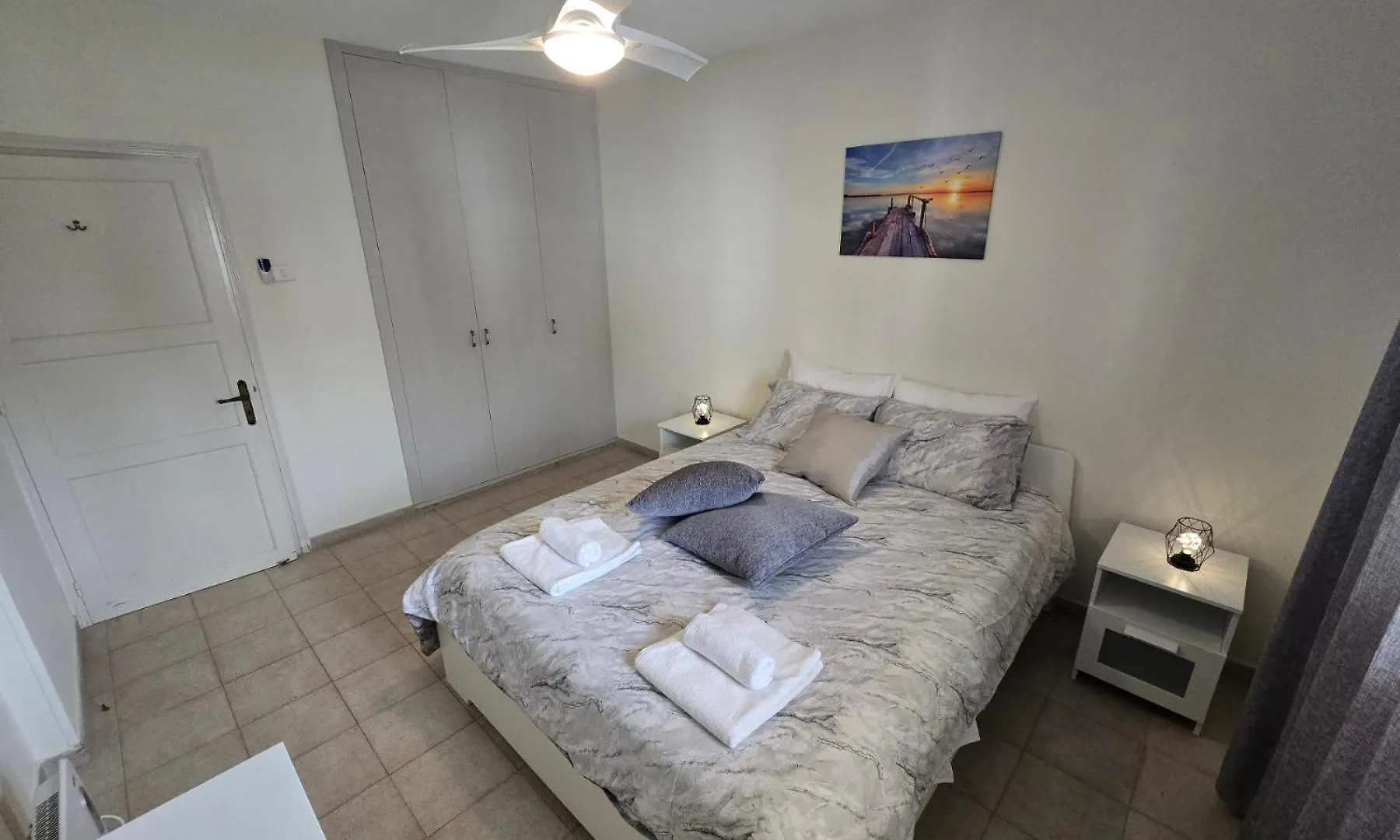 לרנקה Seaside Escape Apartment