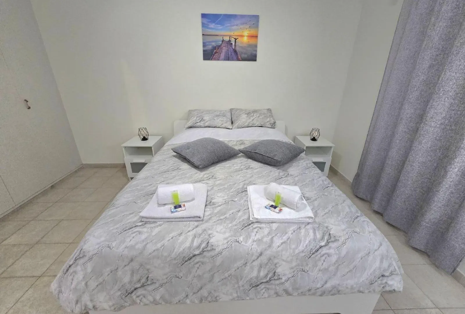לרנקה Seaside Escape Apartment