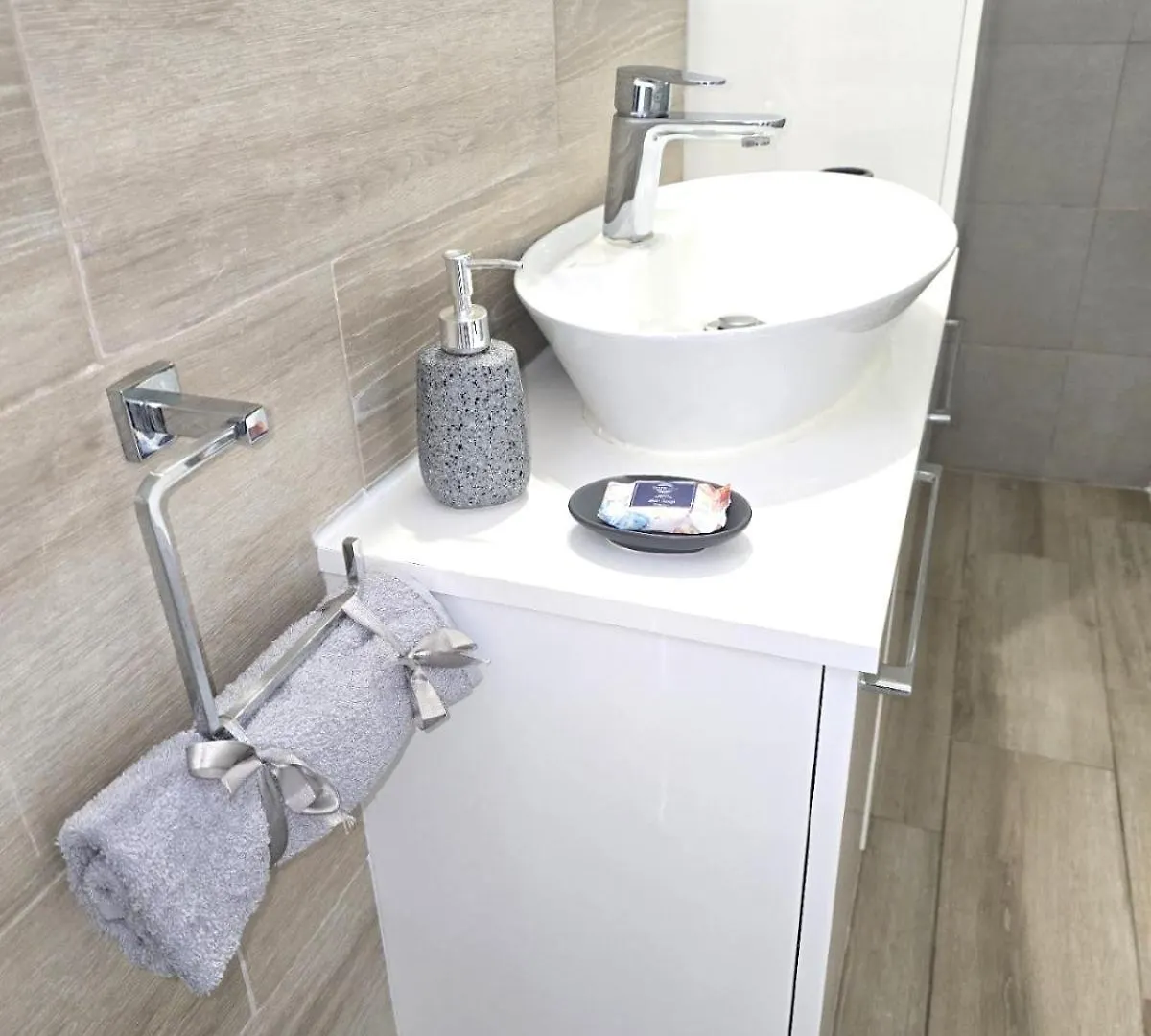 Seaside Escape Apartment 라르나카